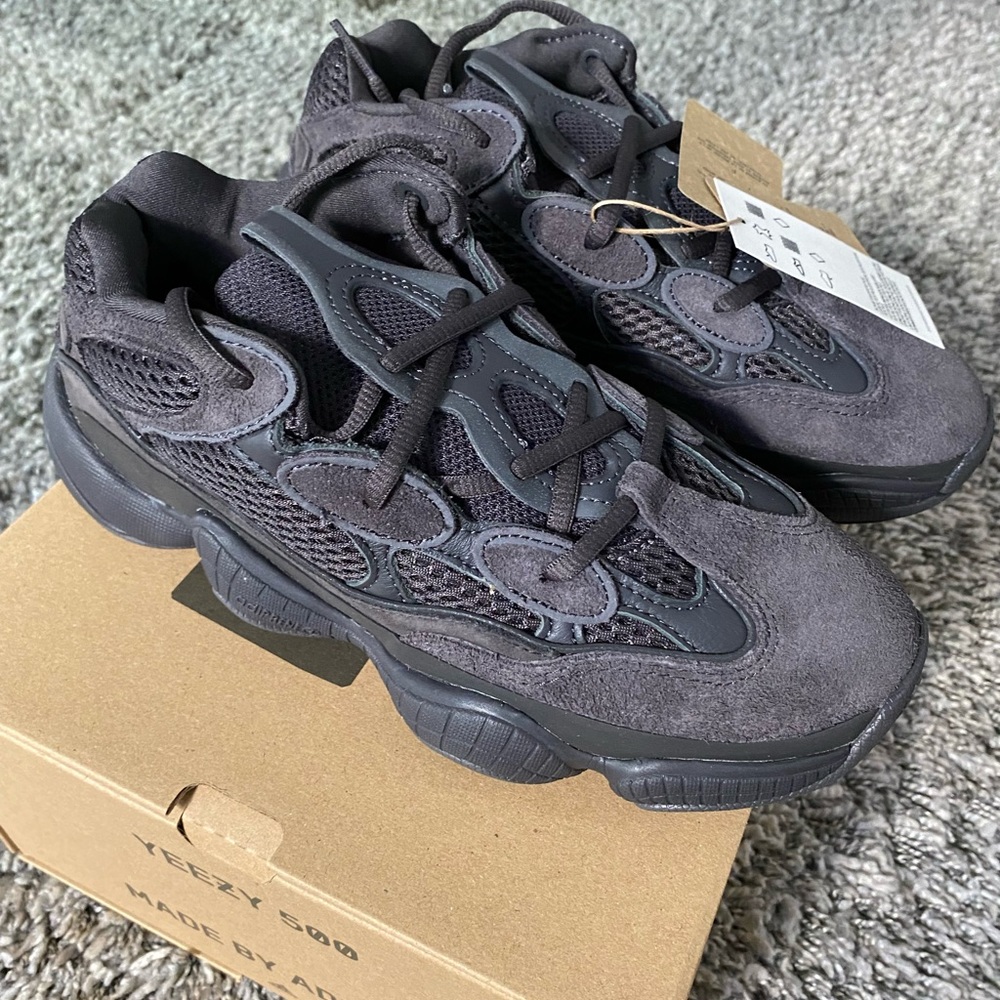 YEEZY 500 UTILITY BLACK | SIZE: 5.5M